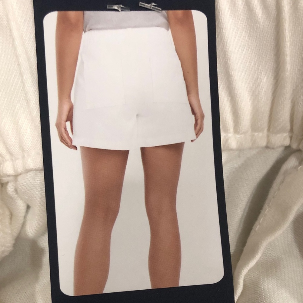 Women's White Elastic Waist Shorts - Picture 11 of 12